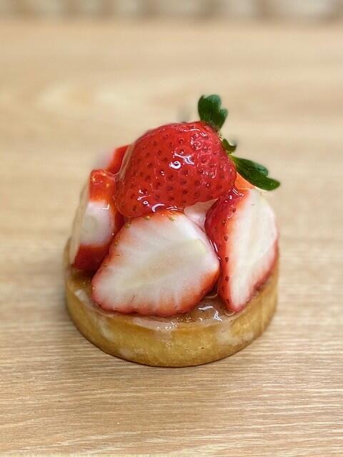 国産いちごのタルト