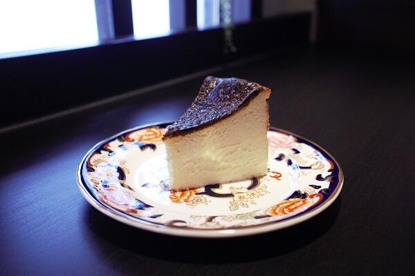 レ・ジロンデル　バスクチーズケーキ