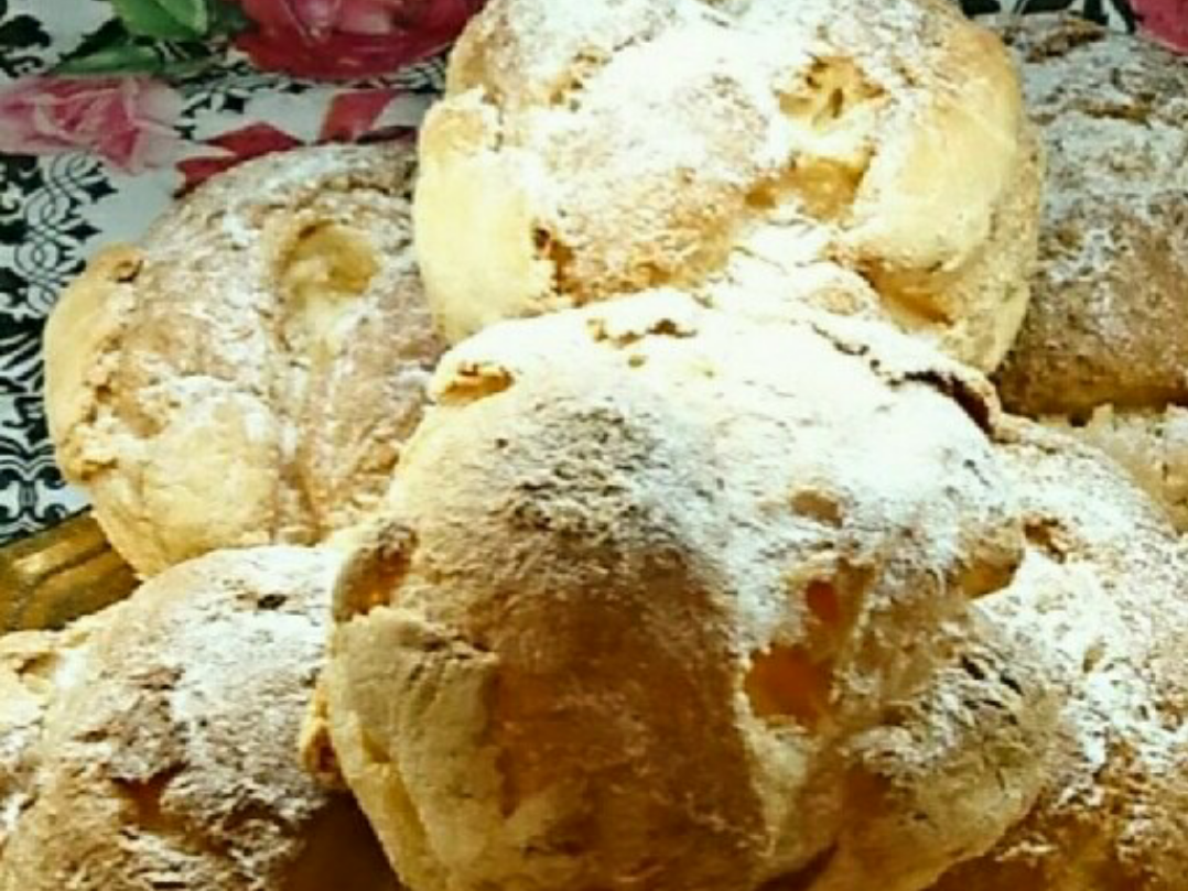 フランス産チーズクリームのシュークリーム