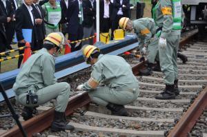 大日検車場で列車の脱線、施設損傷を想定した総合訓練を実施
